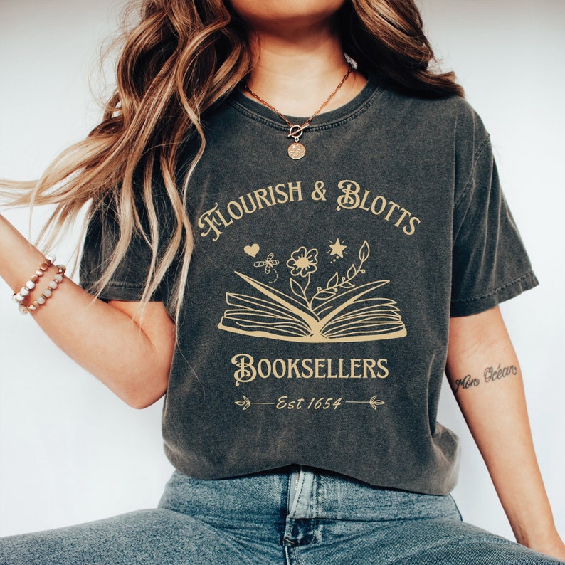 Flourish Blotts Magic Wizard T-shirt