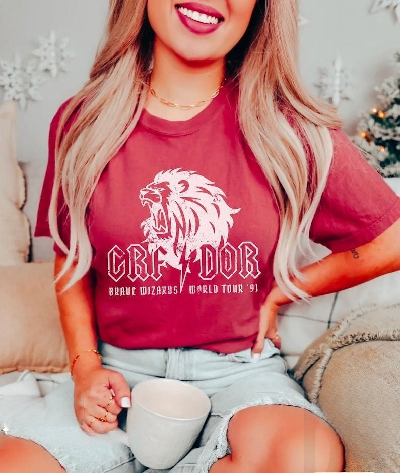 Hogwarts School Lion Print T-shirt